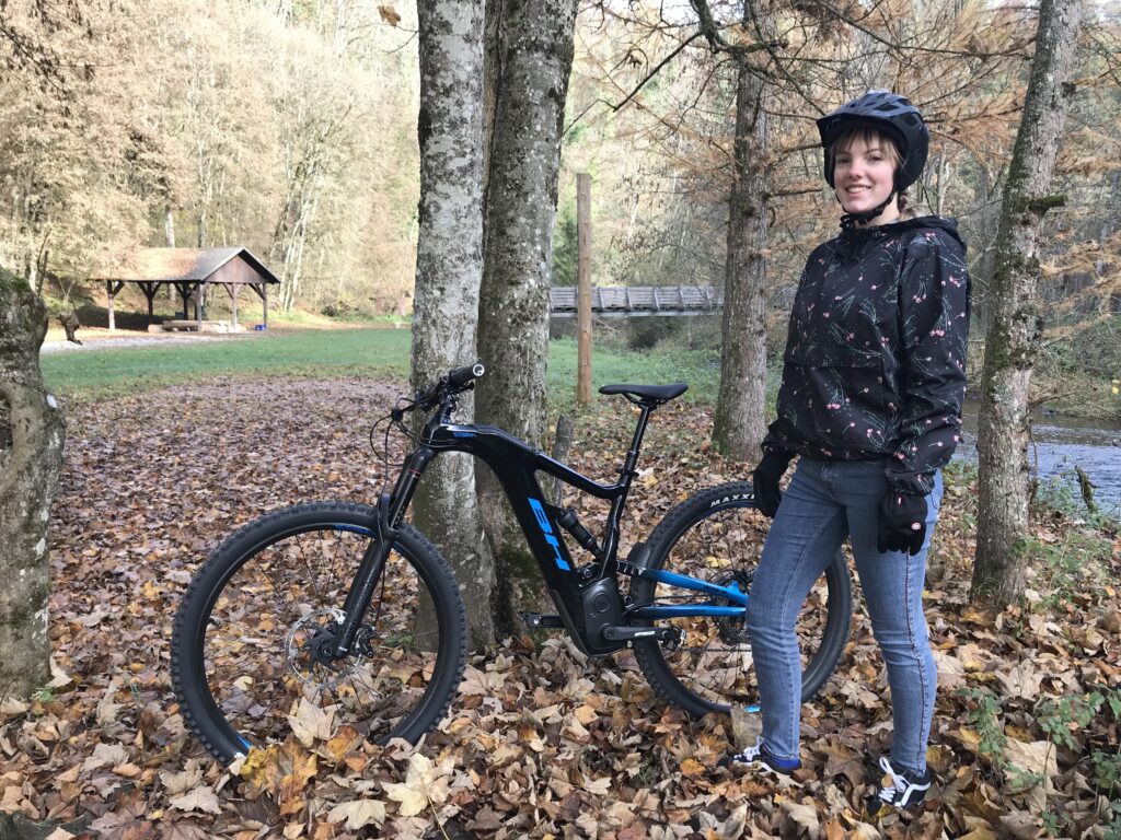 Lea Bauer mit einem e-Bike von Martin e-Bike and more